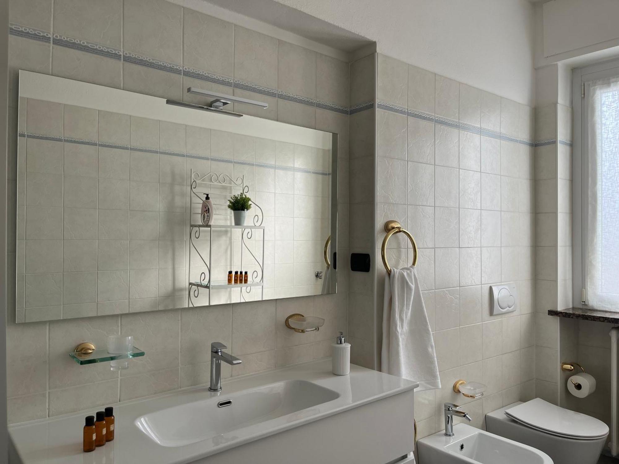 Vittore 11 Square Вербания Екстериор снимка