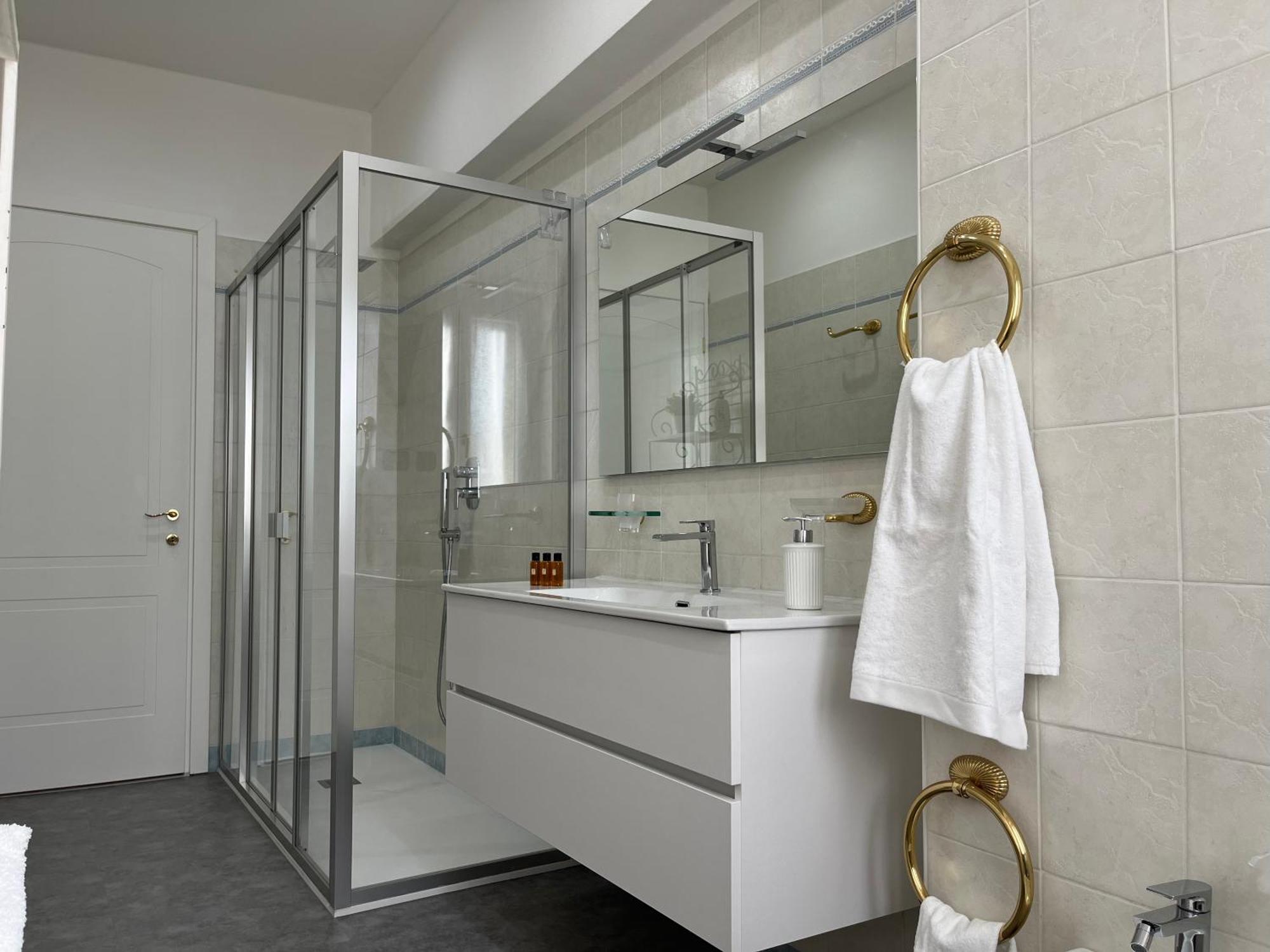 Vittore 11 Square Вербания Екстериор снимка